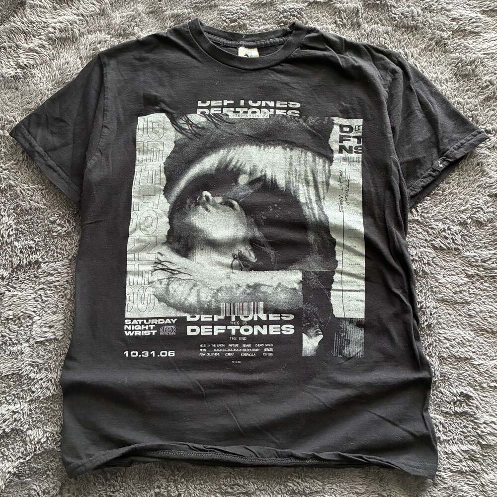 Y2K 2006 Saturday Night Wrist Official Deftones Graphic Tee